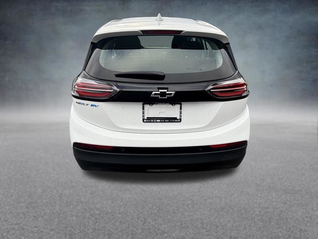 Used 2022 White Chevrolet 1LT image 4