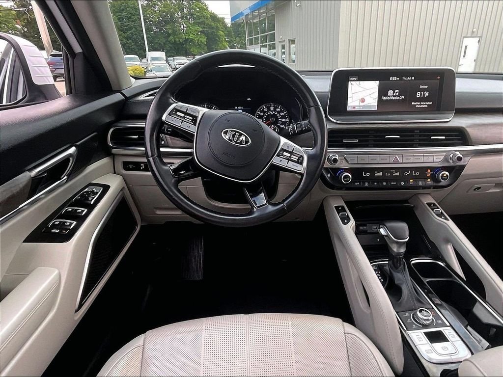 Used 2021 White Kia EX image 18