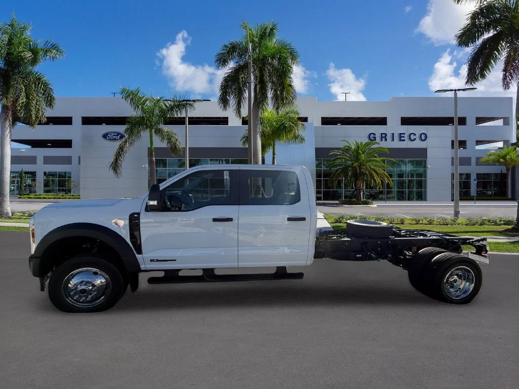 New 2027 White Ford XL image 4