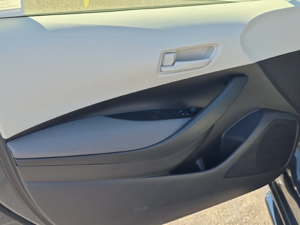 Used 2025  Toyota LE image 12