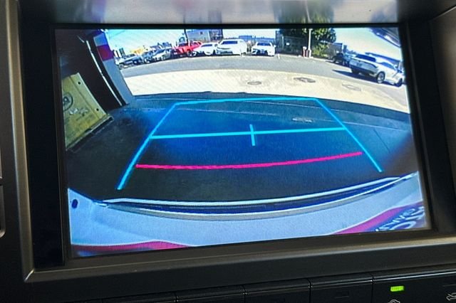 Used 2017  Lexus 460 image 23