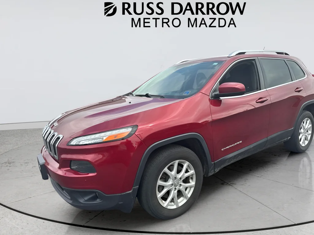 Used 2015 Red Jeep Latitude image 1