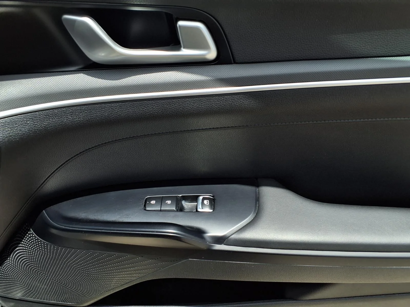 Used 2022 Black Kia GT-Line image 25