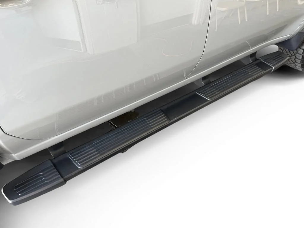 Used 2025 Slate Gray Metallic Chevrolet Custom image 18