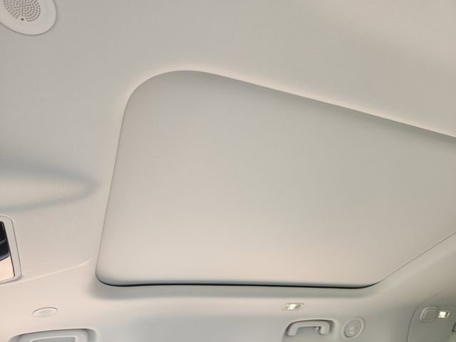 Used 2026 White Land Rover S image 16
