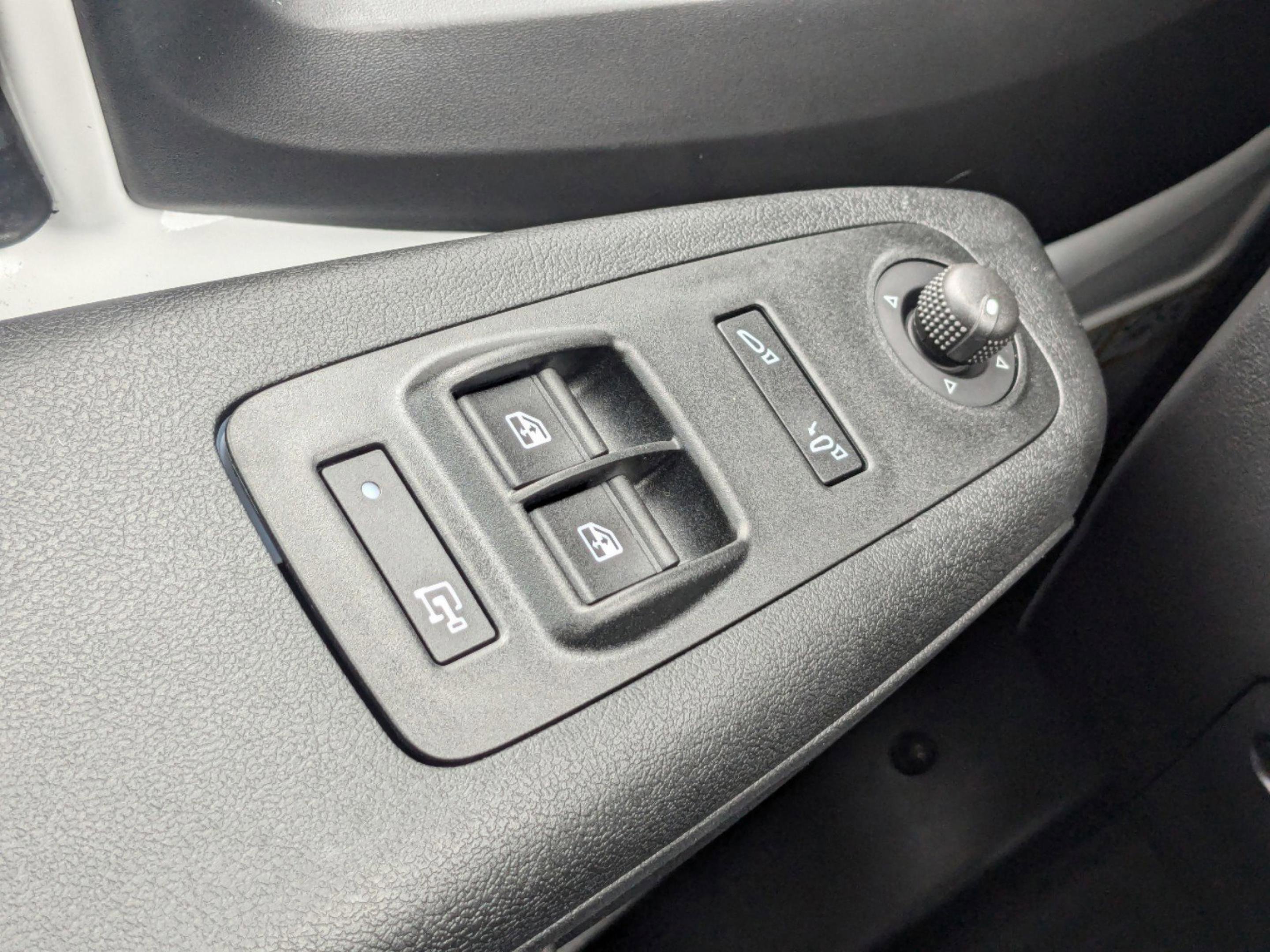 2025 RAM ProMaster Window Van Base - Photo 29