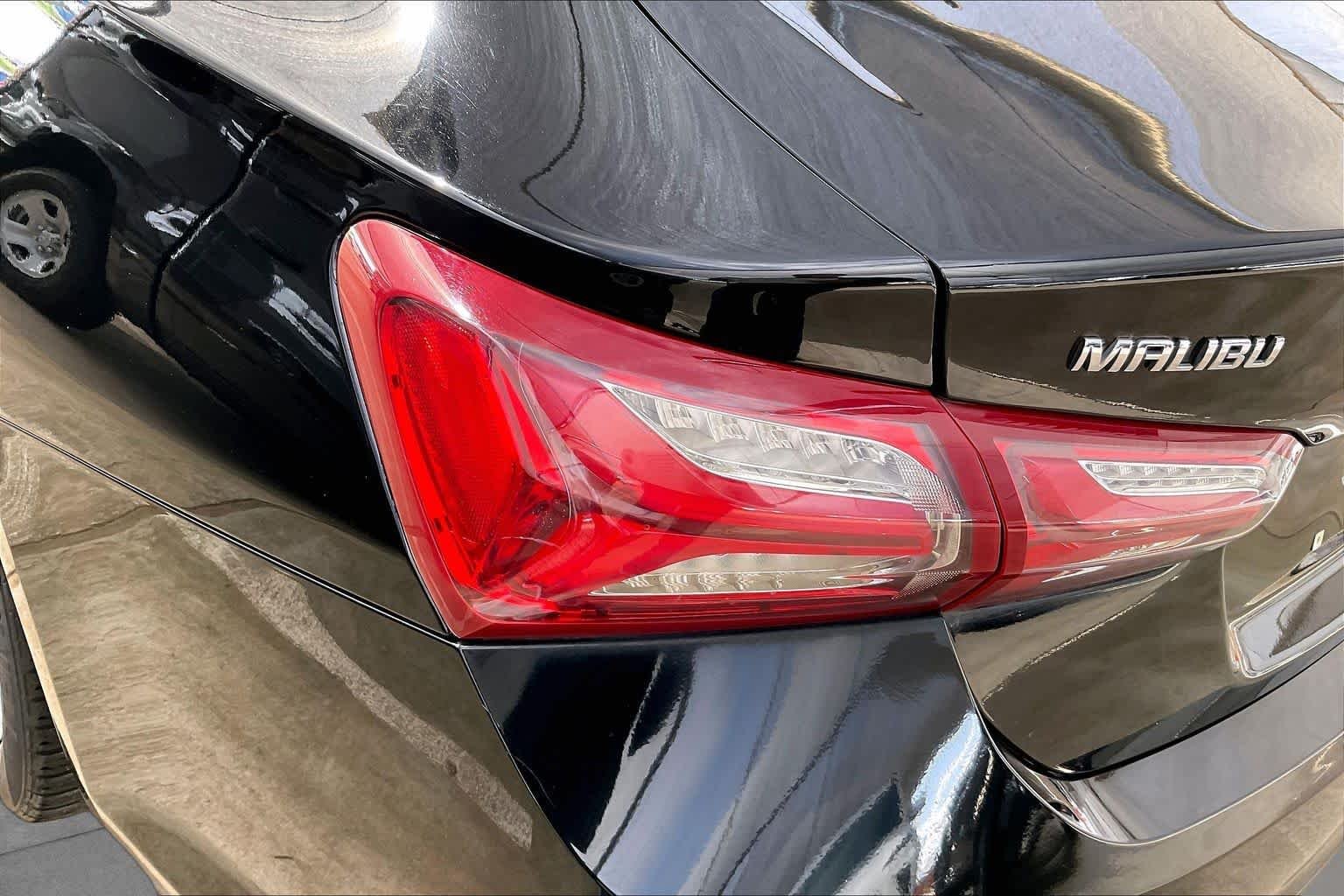 Used 2020 Mosaic Black Metallic Chevrolet LT image 27
