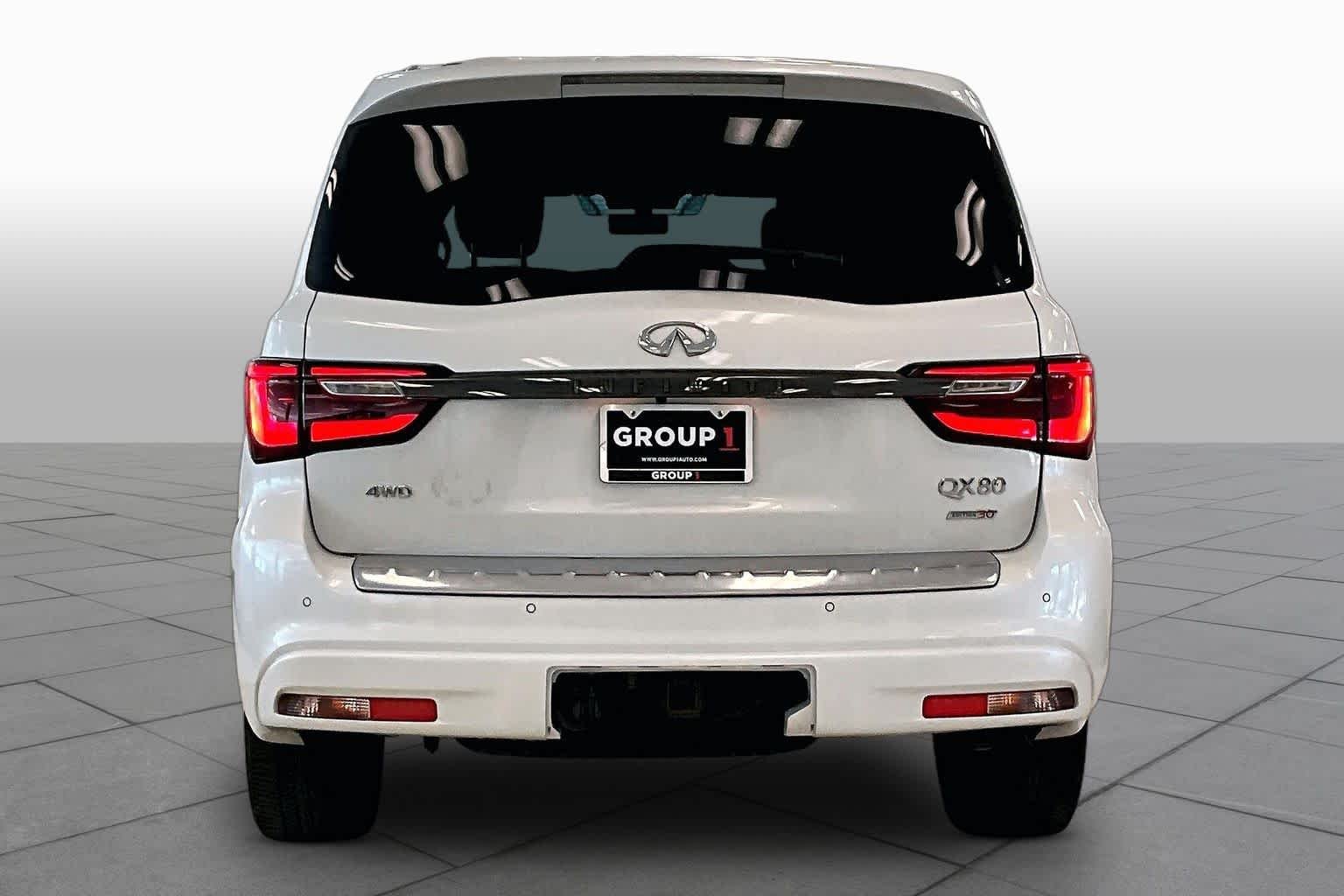 Used 2020 Moonstone White INFINITI LUXE image 4