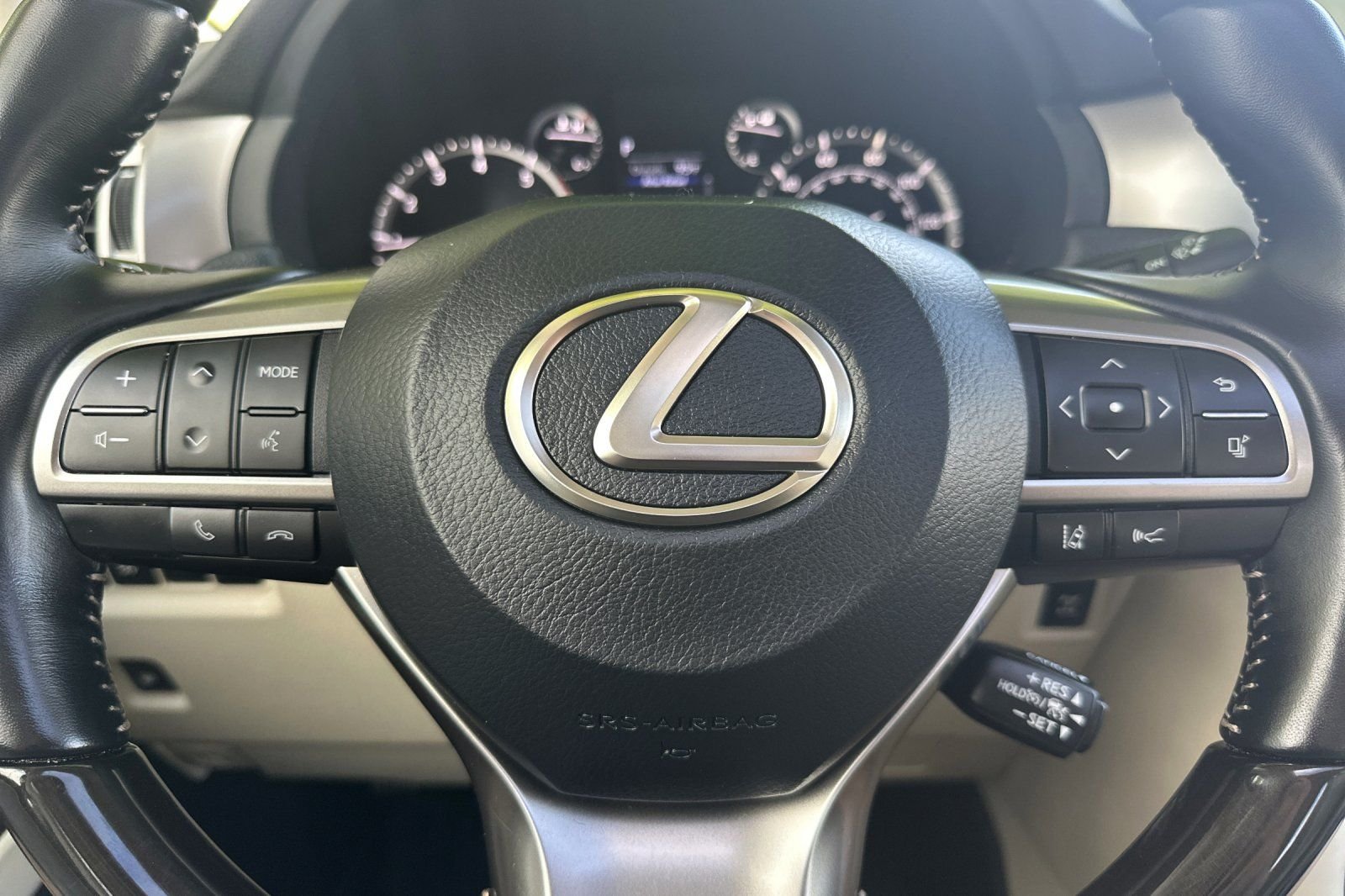 Used 2022 Silver Lexus 460 image 24