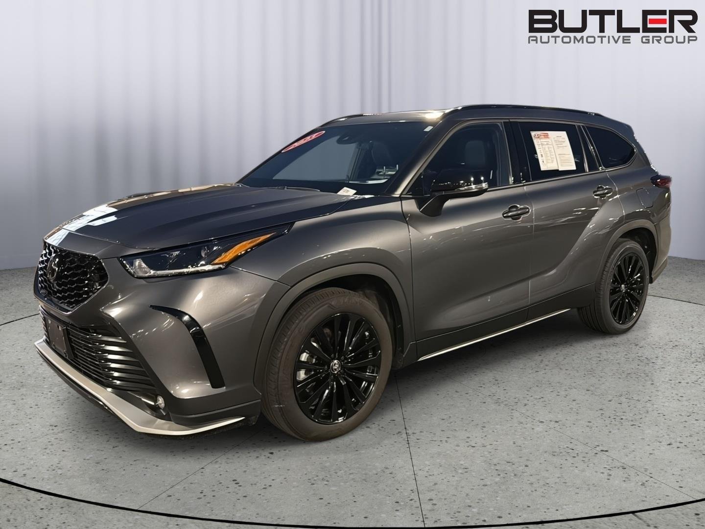 Used 2025 Magnetic Gray Metallic Toyota XSE image 2