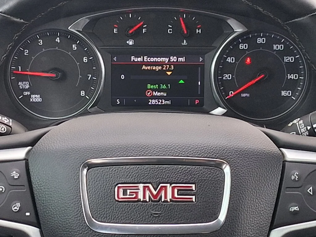 Used 2023 VOLCANIC RED TINTCOAT GMC SLT image 12