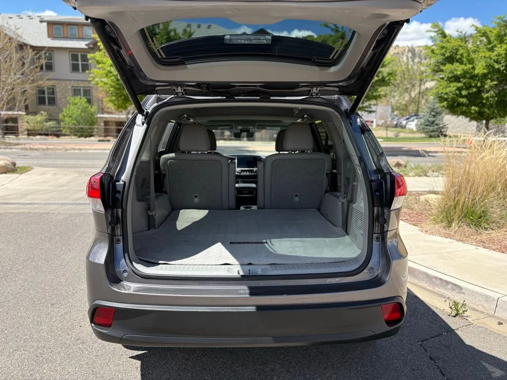 Used 2019 Predawn Gray Mica Toyota XLE image 8