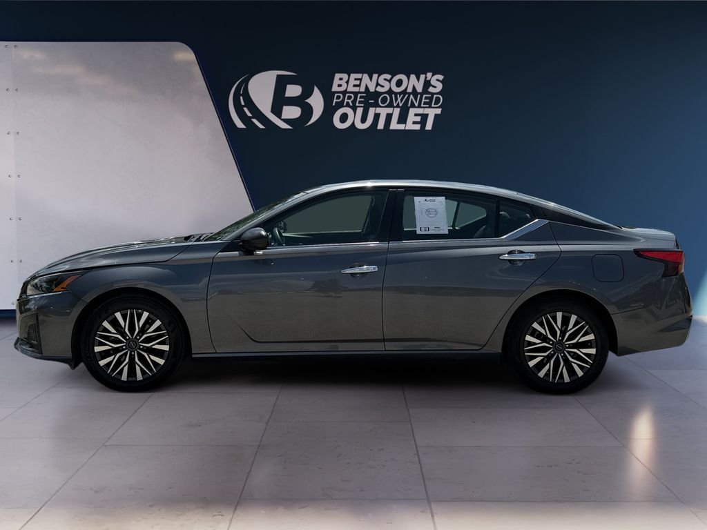 Used 2025 Gray Nissan 2.5 SV image 2