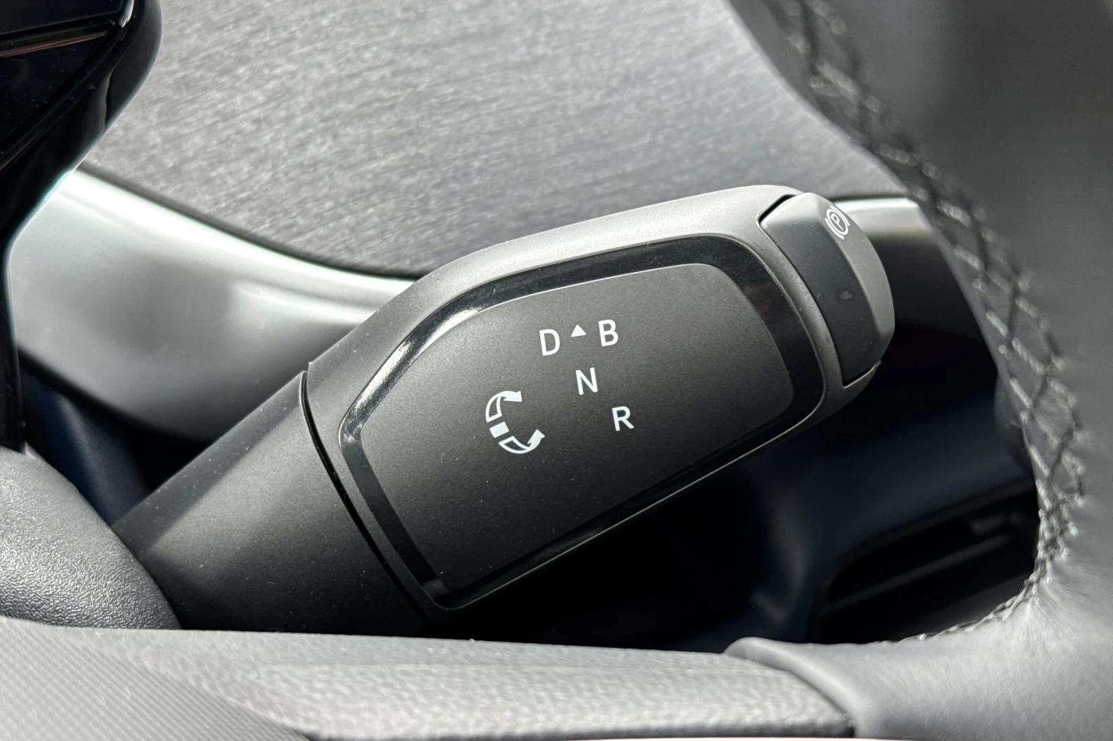 2025 Volkswagen ID. Buzz PRO S - Photo 23