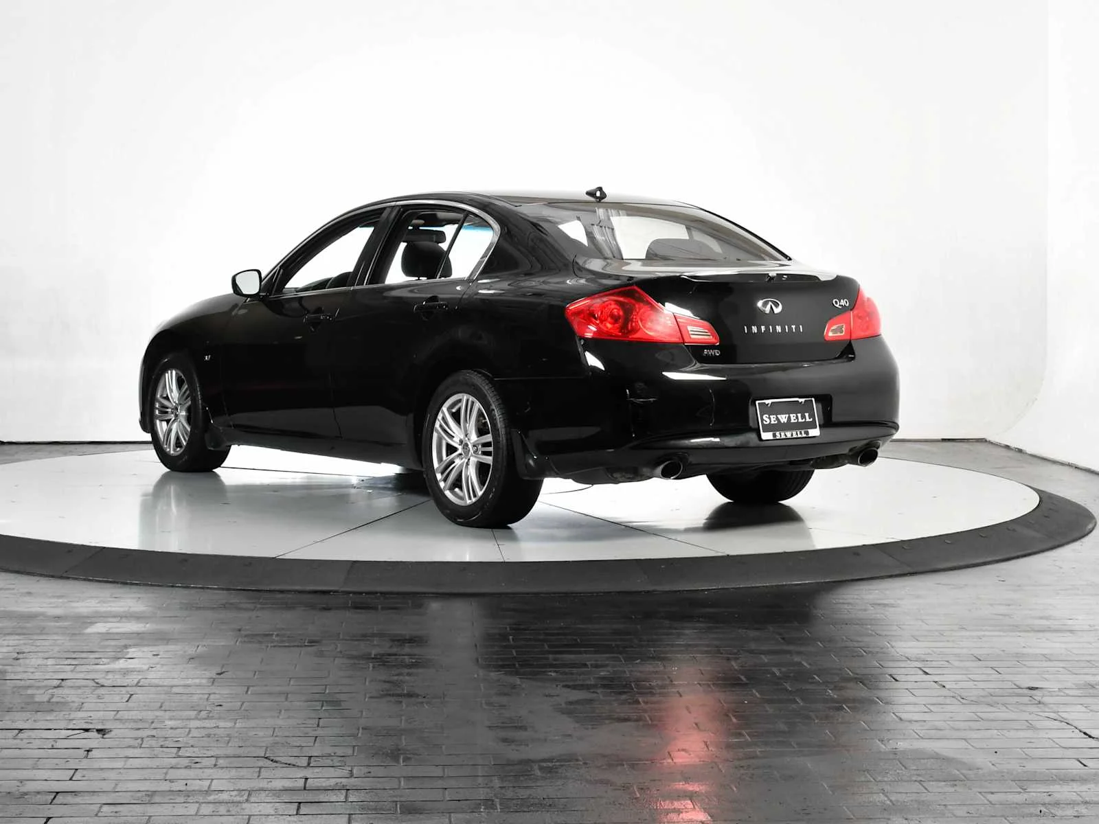 Used 2015 Black Obsidian INFINITI  image 3