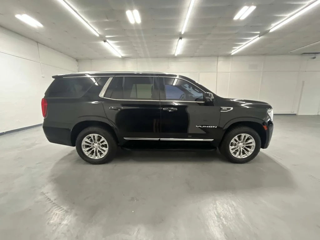 Certified Used 2022 Onyx Black GMC SLT image 2