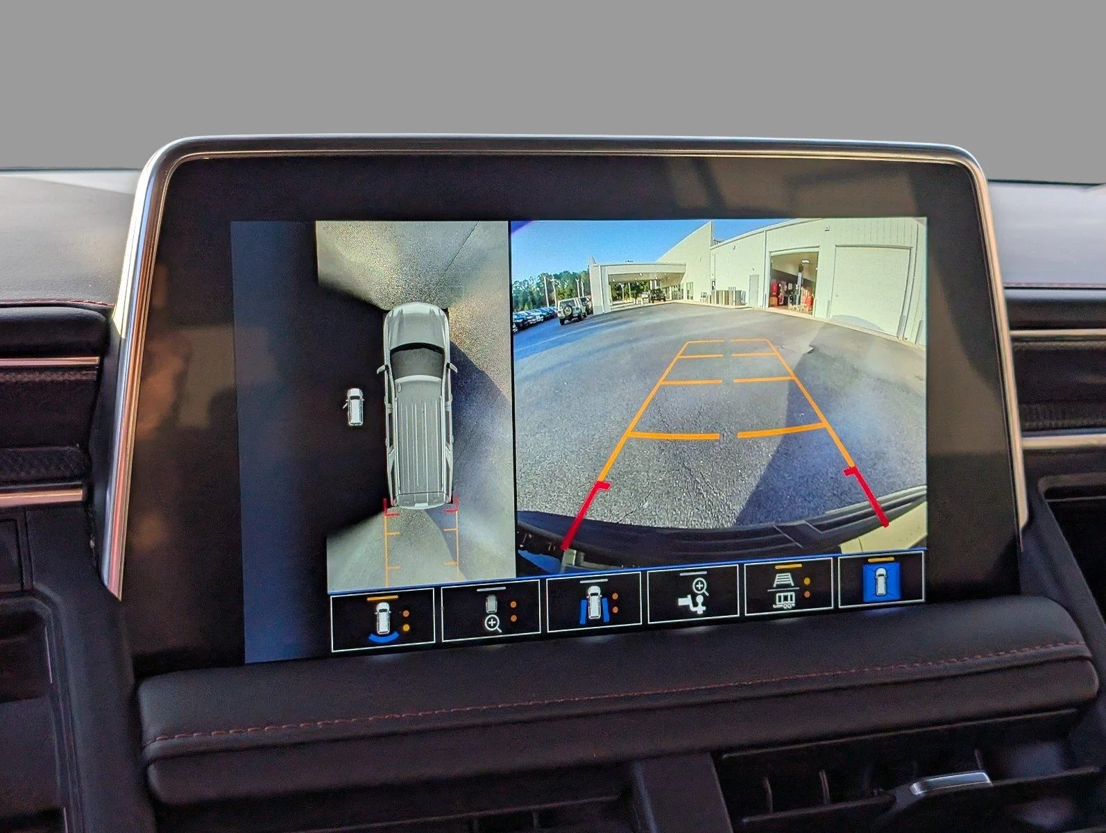 Used 2023 BLACK Chevrolet RST image 22