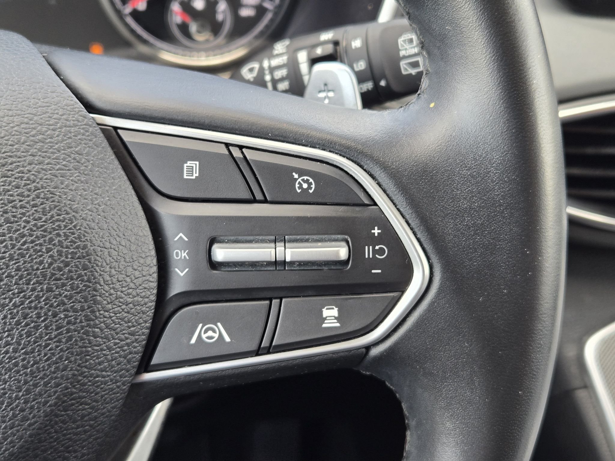 Used 2023 Shimmering Silver Hyundai SEL image 30