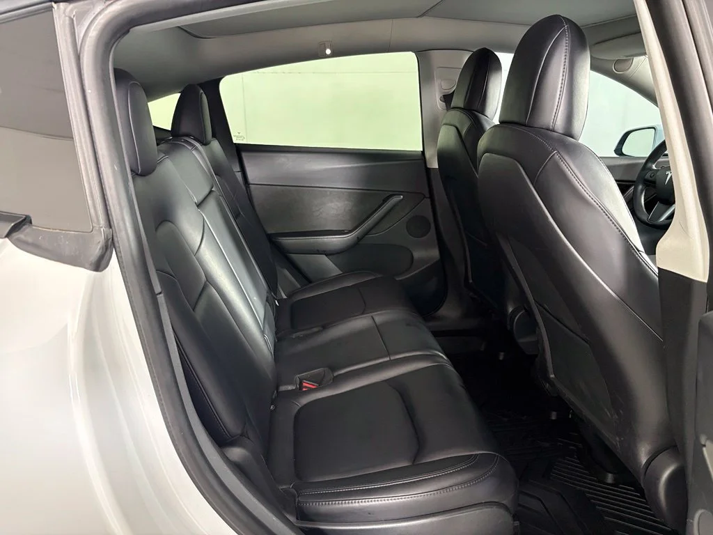 Used 2021 White Tesla Long Range image 38