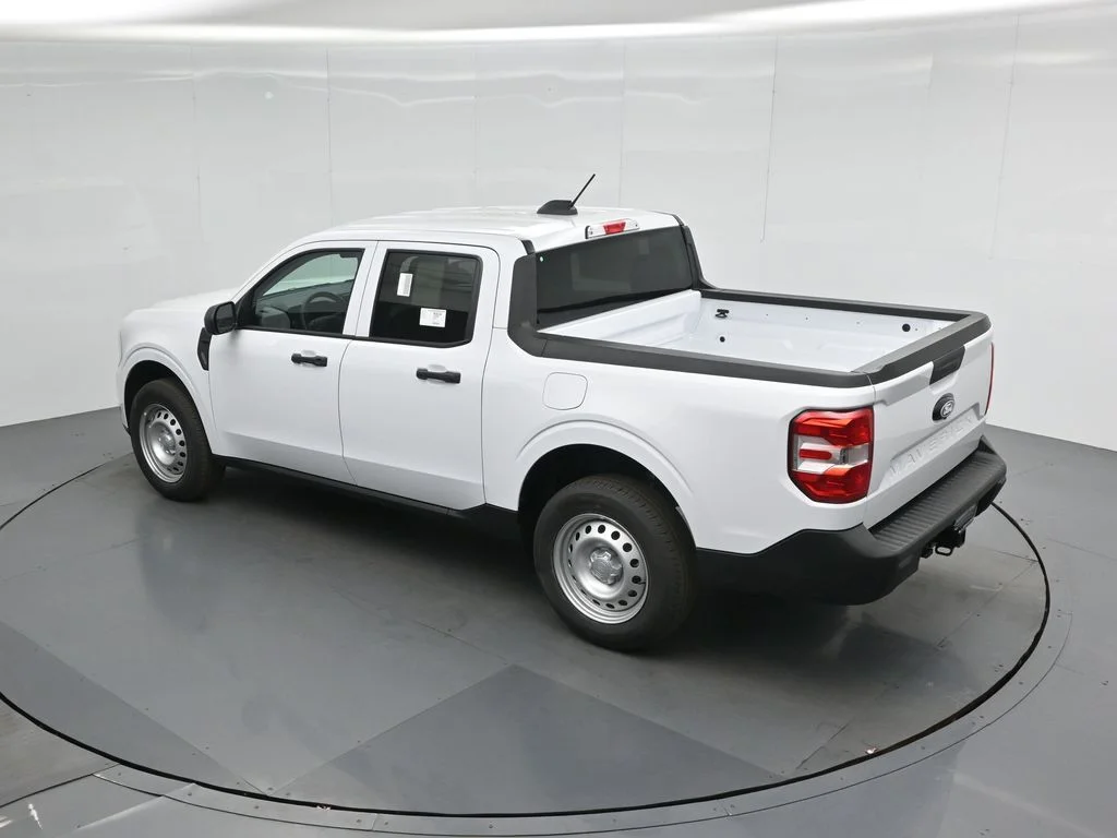 New 2026 Oxford White Ford XLT image 37
