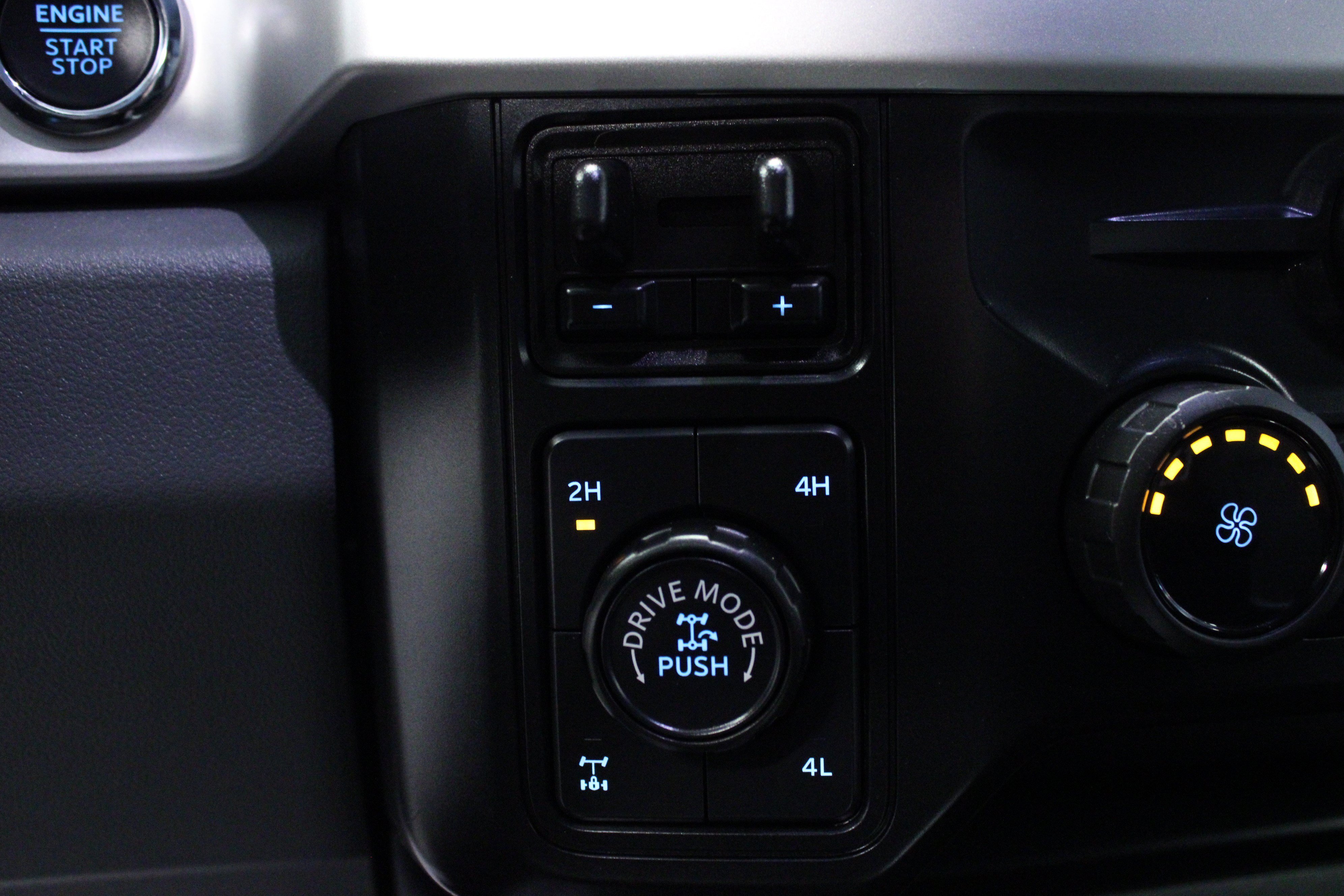 2025 Ford F-250 Super Duty XLT - Photo 25