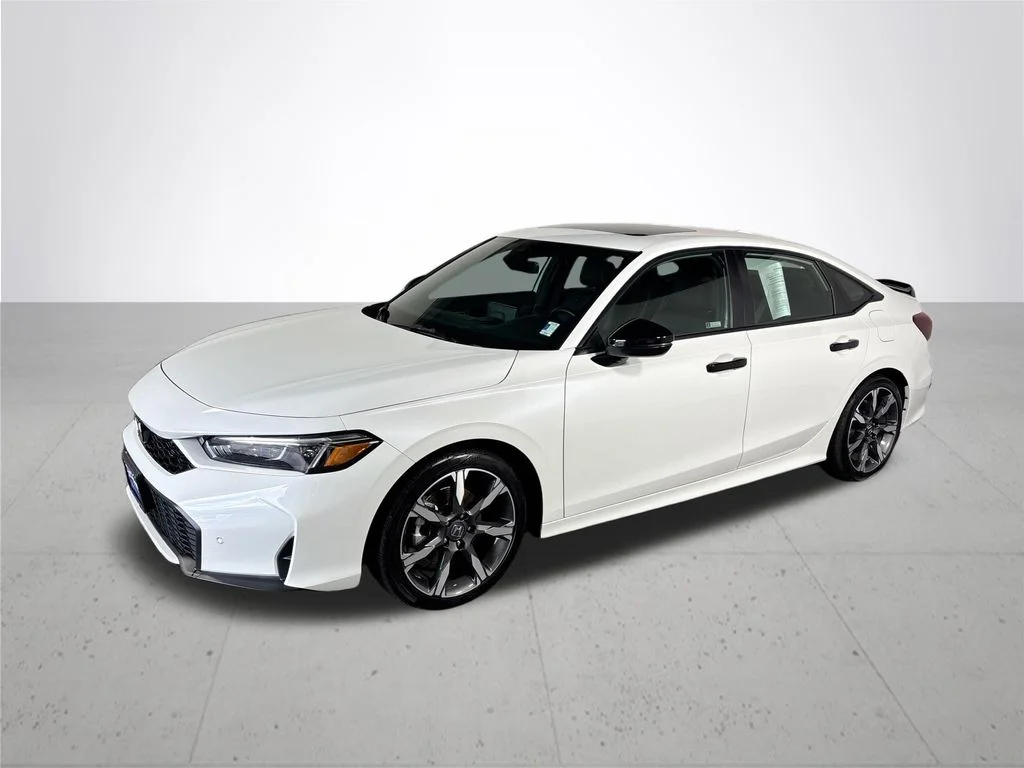 Used 2025  Honda Sport image 2