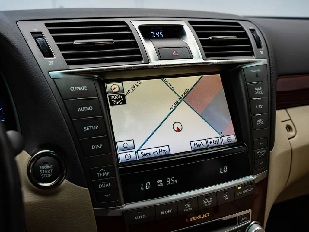 Used 2011 Obsidian Lexus 460 image 33