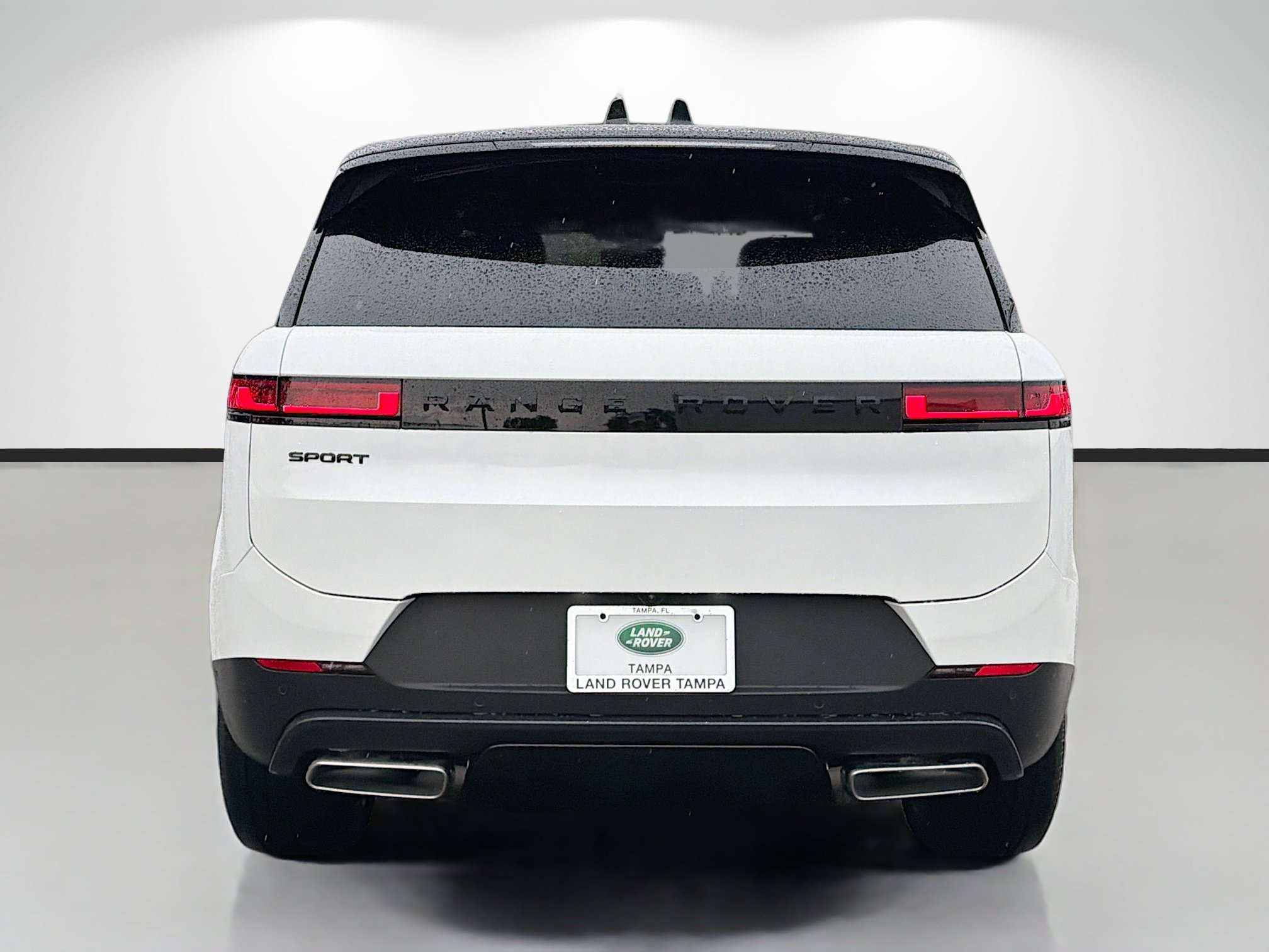 New 2026 Ostuni Pearl White Land Rover SE image 4