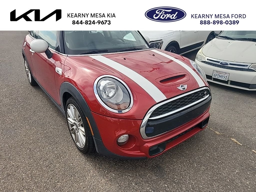 2015 MINI Cooper's photo