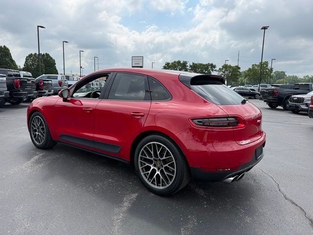 Used 2018 Red Porsche Base image 4
