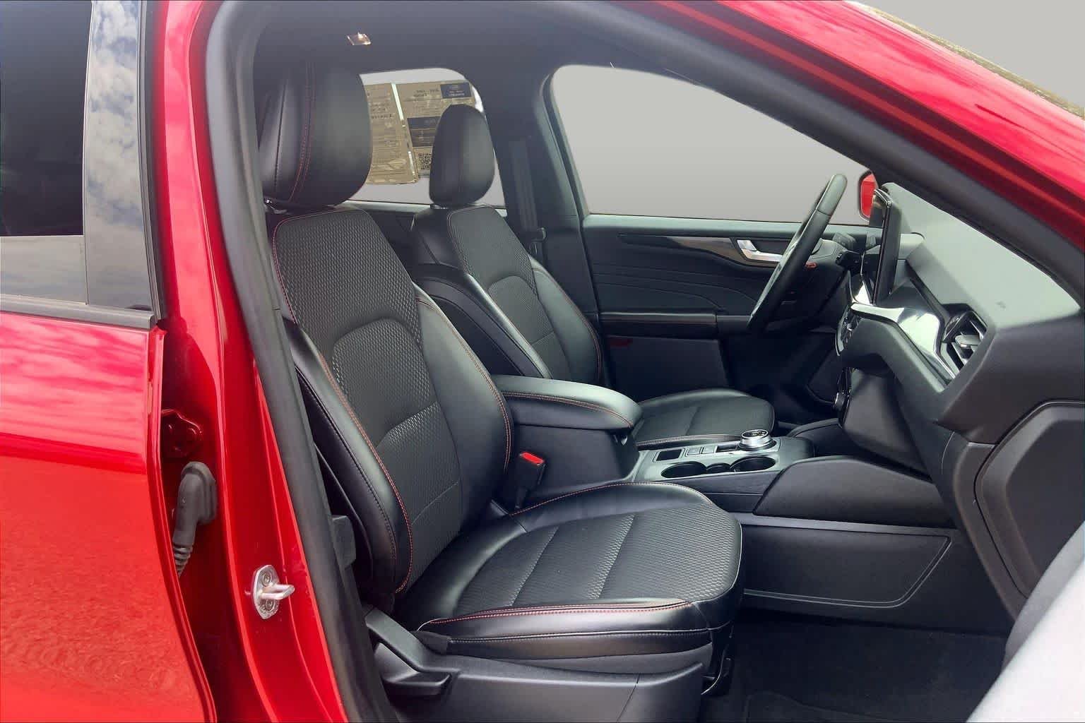 Used 2024 Rapid Red Metallic Tinted Clearcoat Ford ST-Line image 9