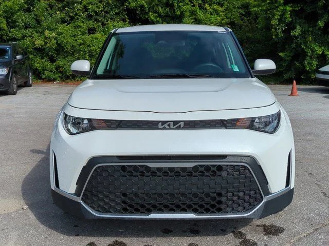 Certified Used 2025 White Kia LX image 9