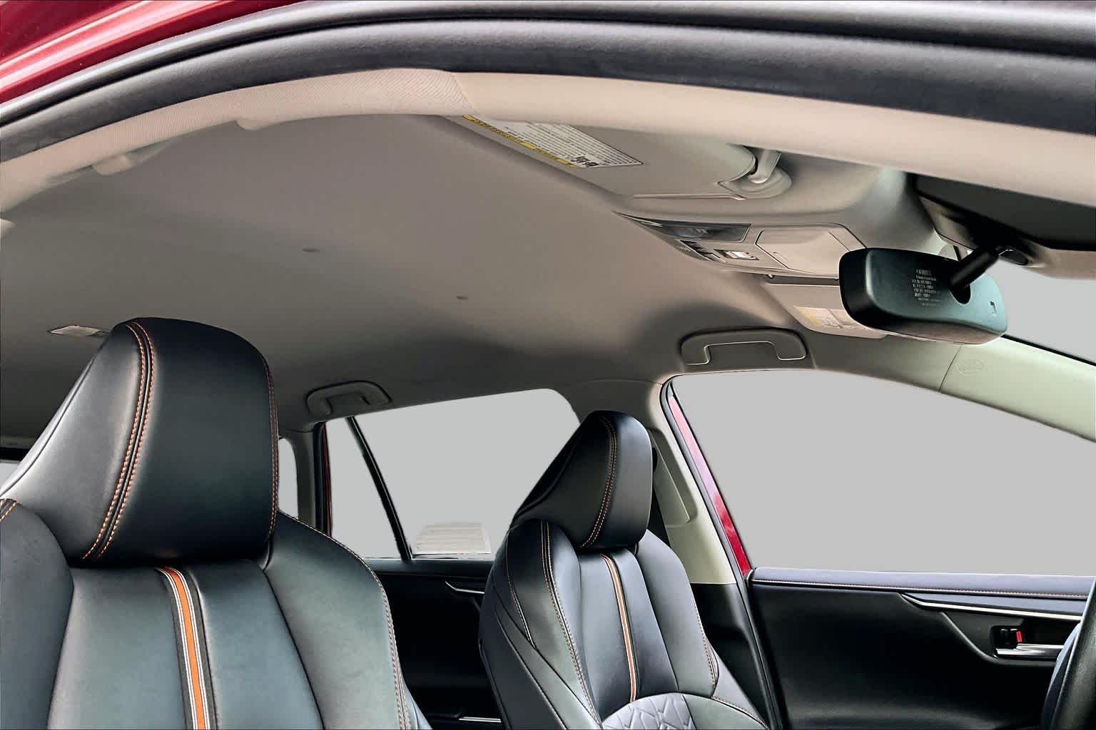 Used 2019 Ruby Flare Pearl Toyota Adventure image 14