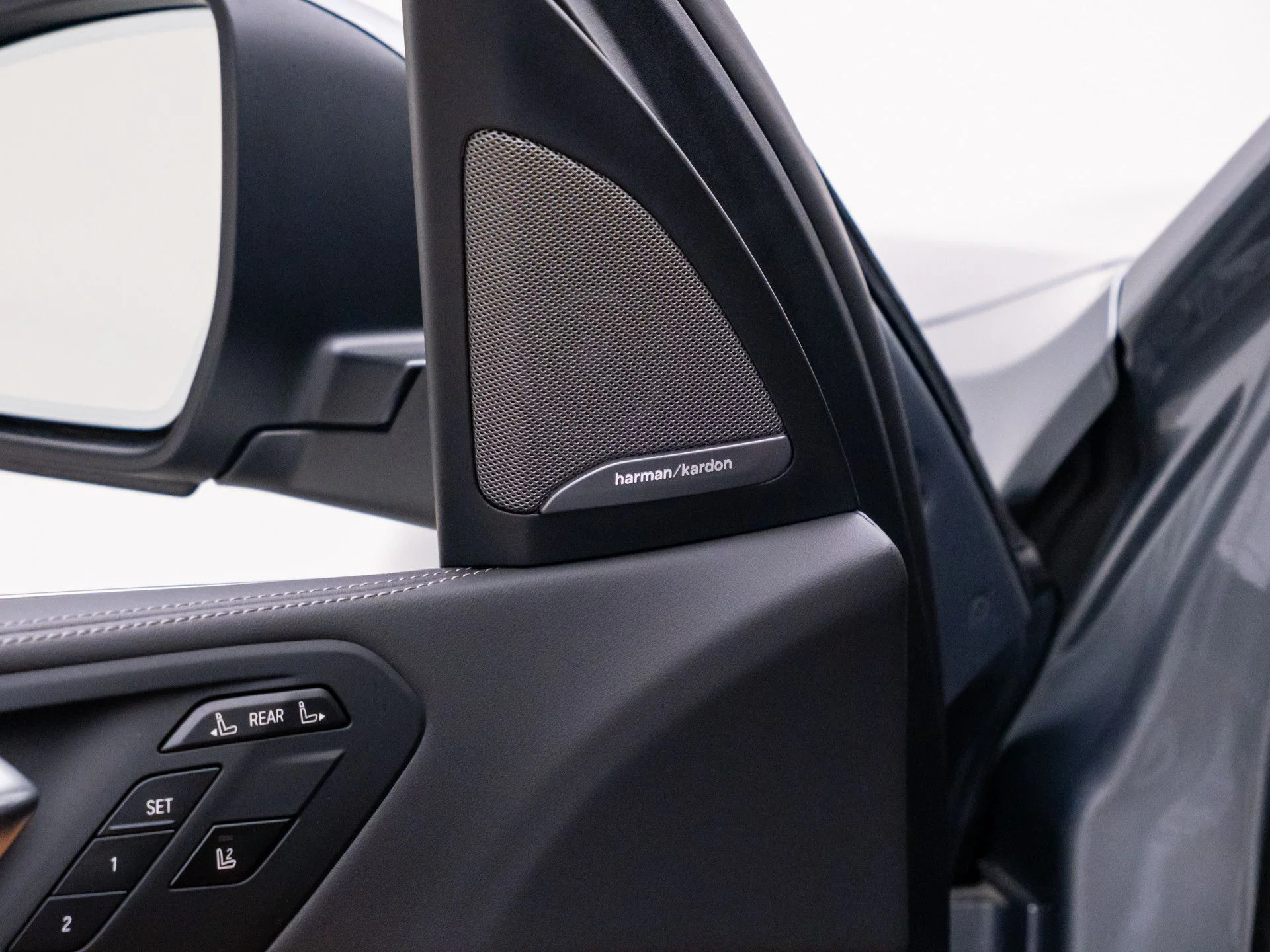 New 2026 Gray BMW xDrive40i image 15