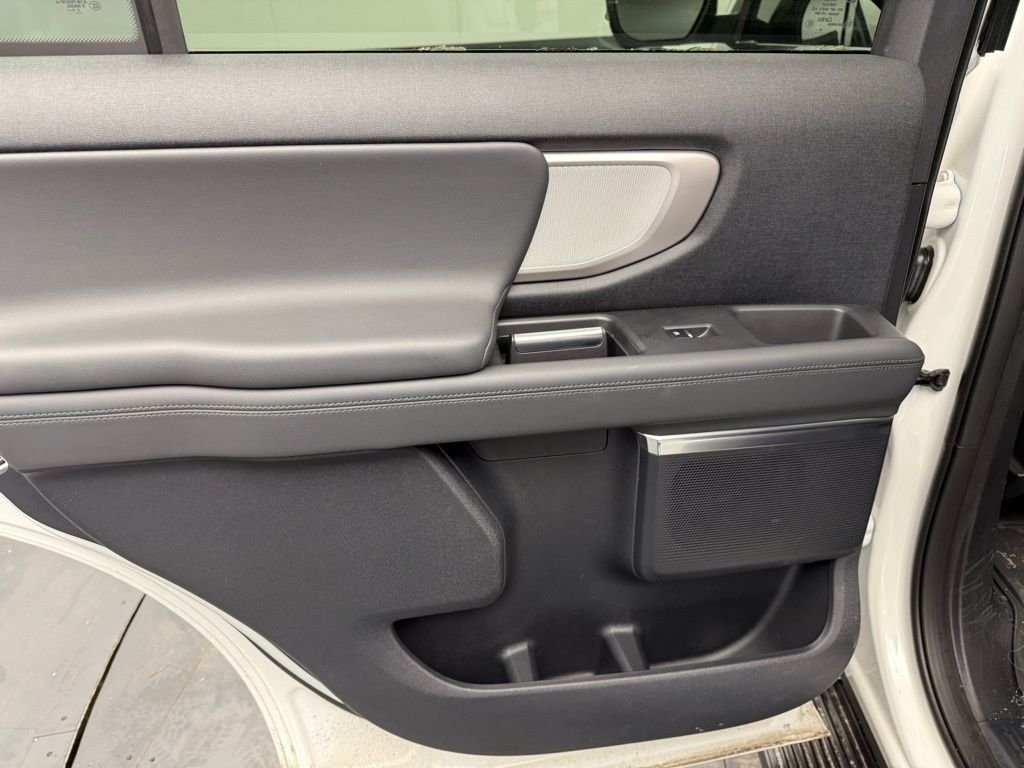New 2026 Star White Metallic Tri-Coat Ford Active image 47