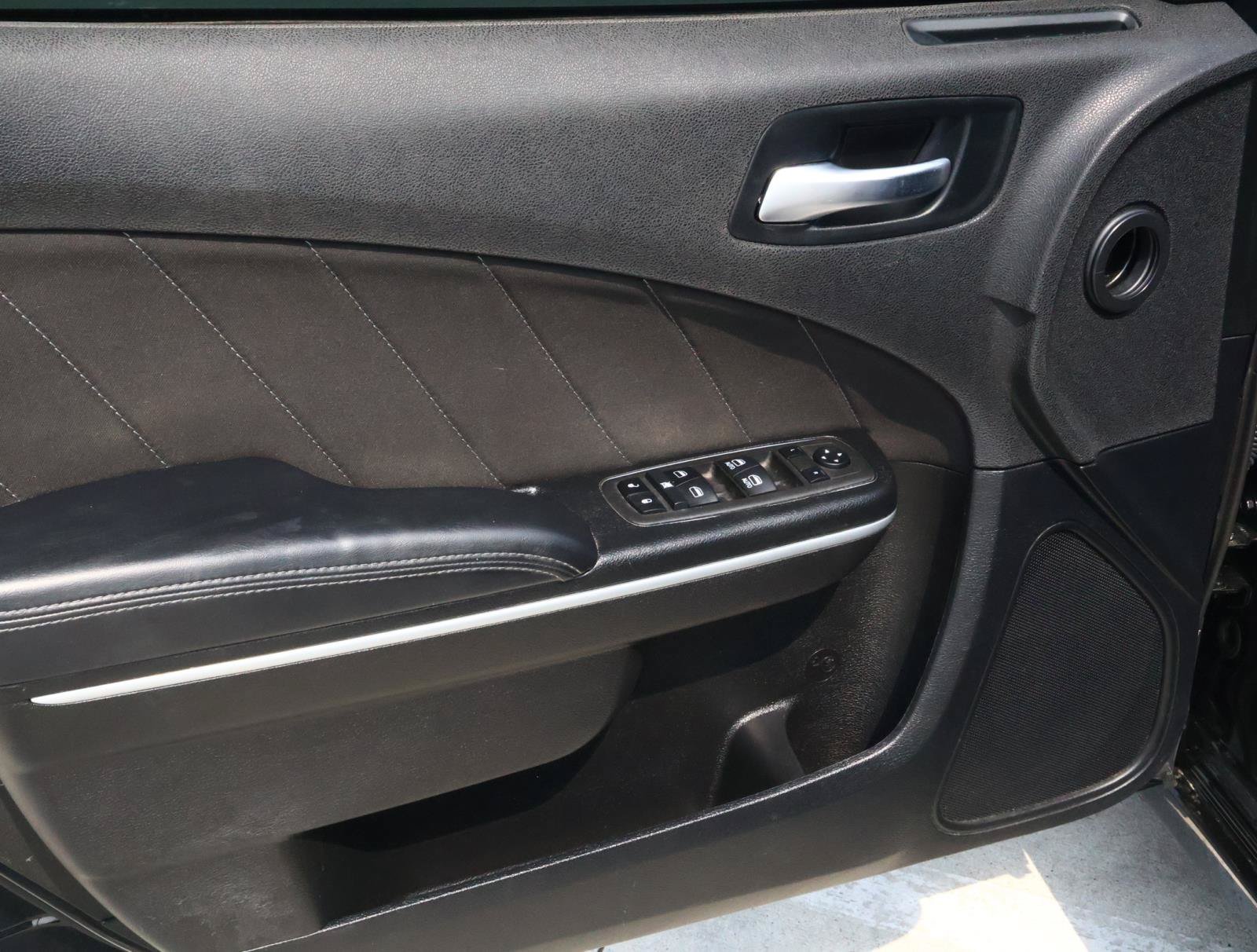 2022 Dodge Charger SXT - Photo 14