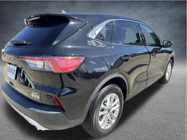 Used 2022 Black Ford SE image 21