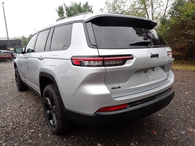 New 2025 Silver Zynith Exterior Paint Jeep Altitude X image 3