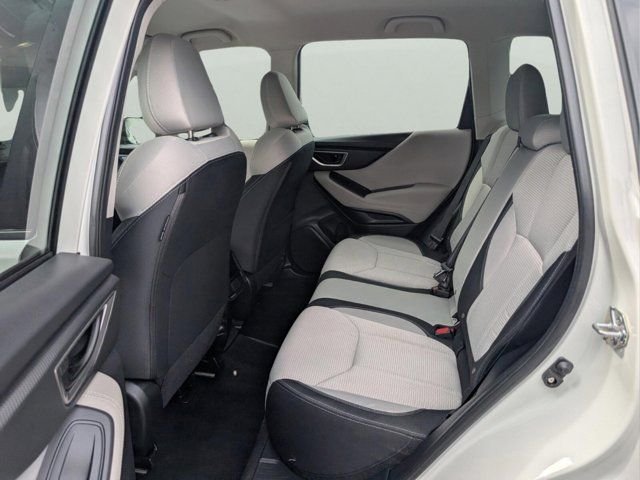 Used 2023 White Subaru Base image 12
