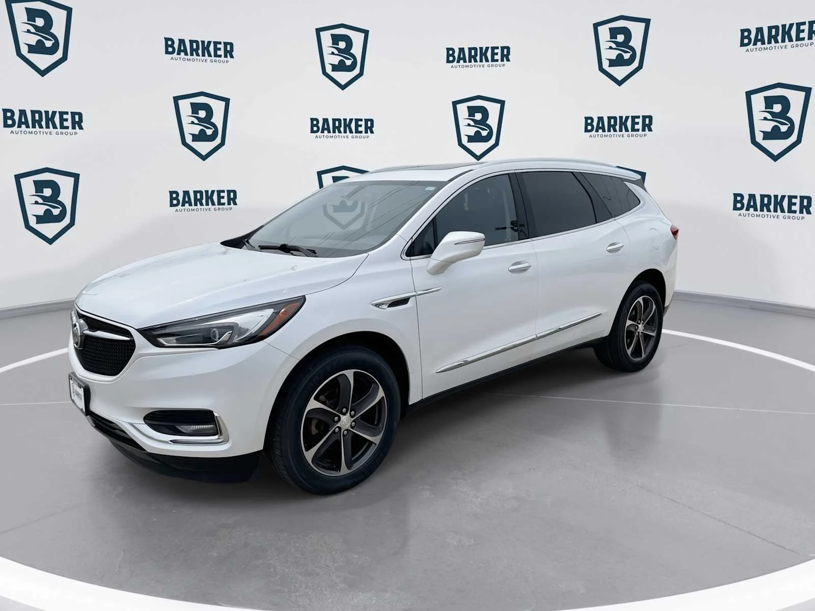 Used 2020 Includes Satin Nickel lower exterior accent color.) Buick Essence image 4