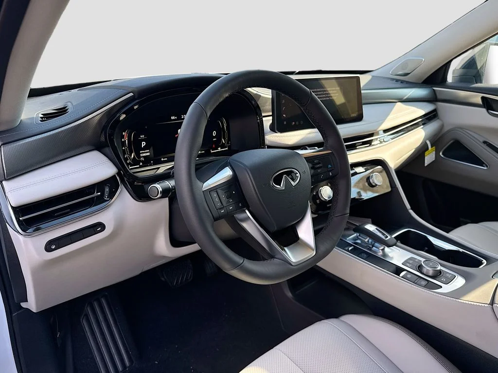 Certified Used 2026 White INFINITI LUXE image 10