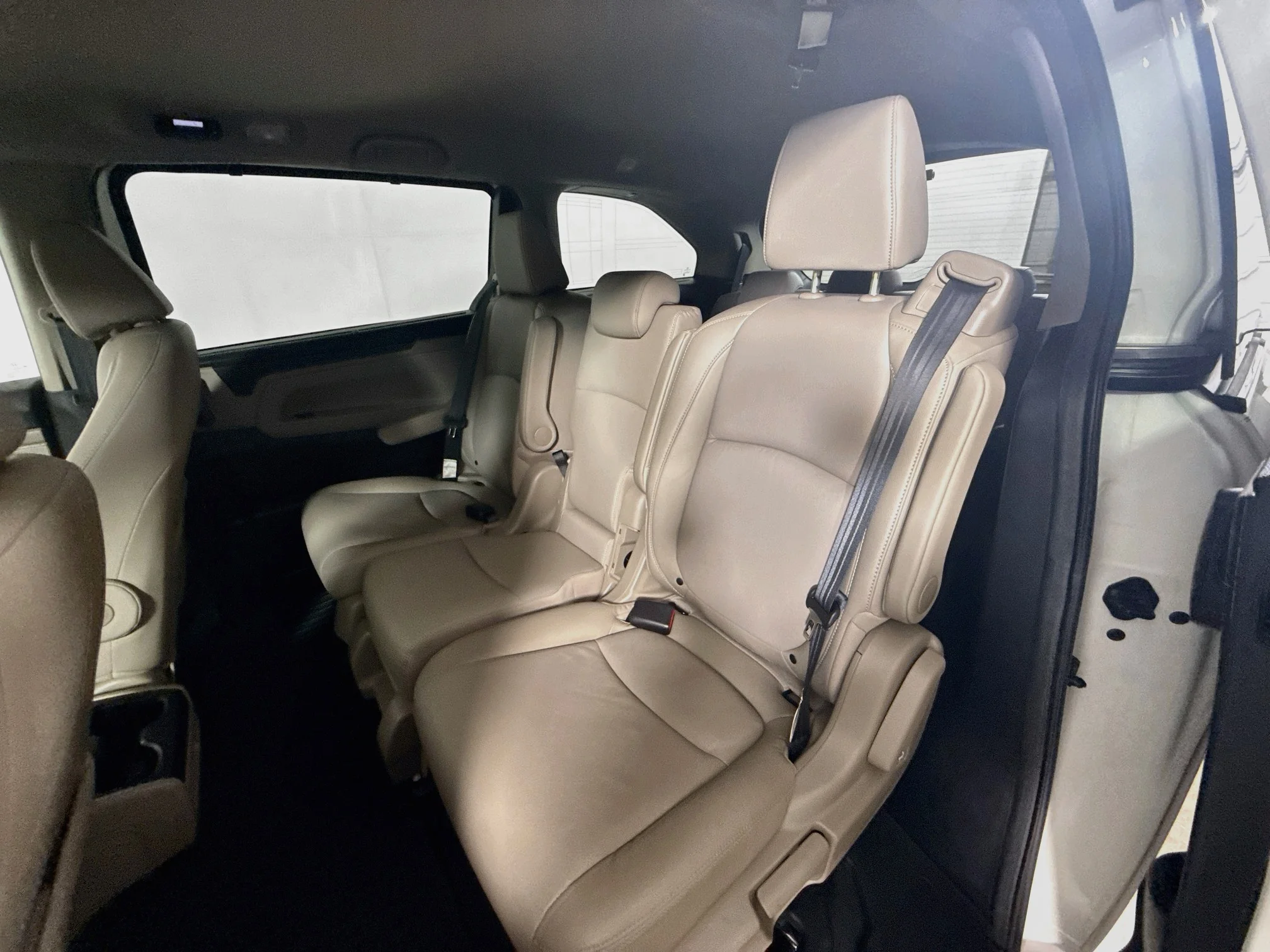 Used 2019 White Diamond Pearl Honda EX-L image 23