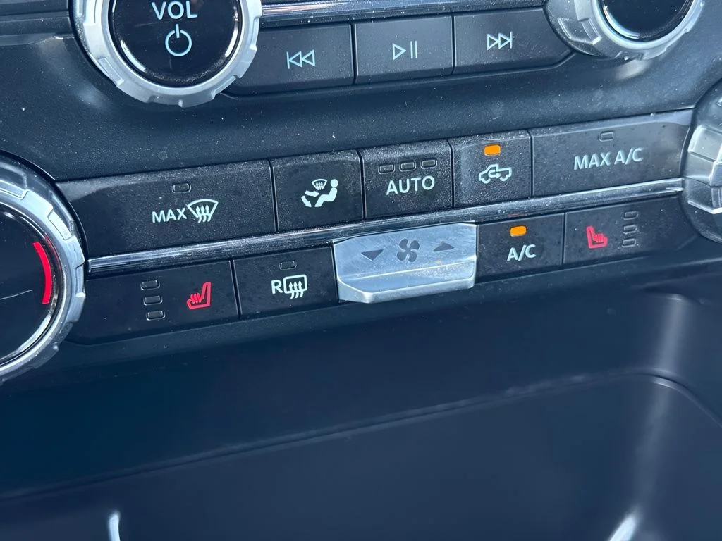 Used 2025 Red Ford XLT image 17