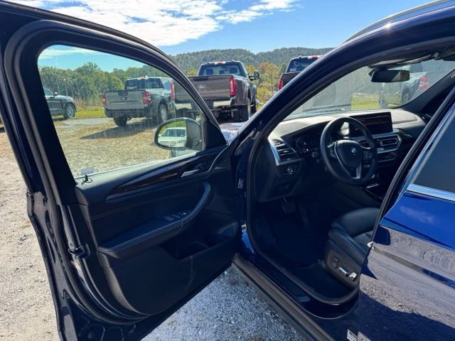 Used 2023 Blue BMW xDrive30i image 10