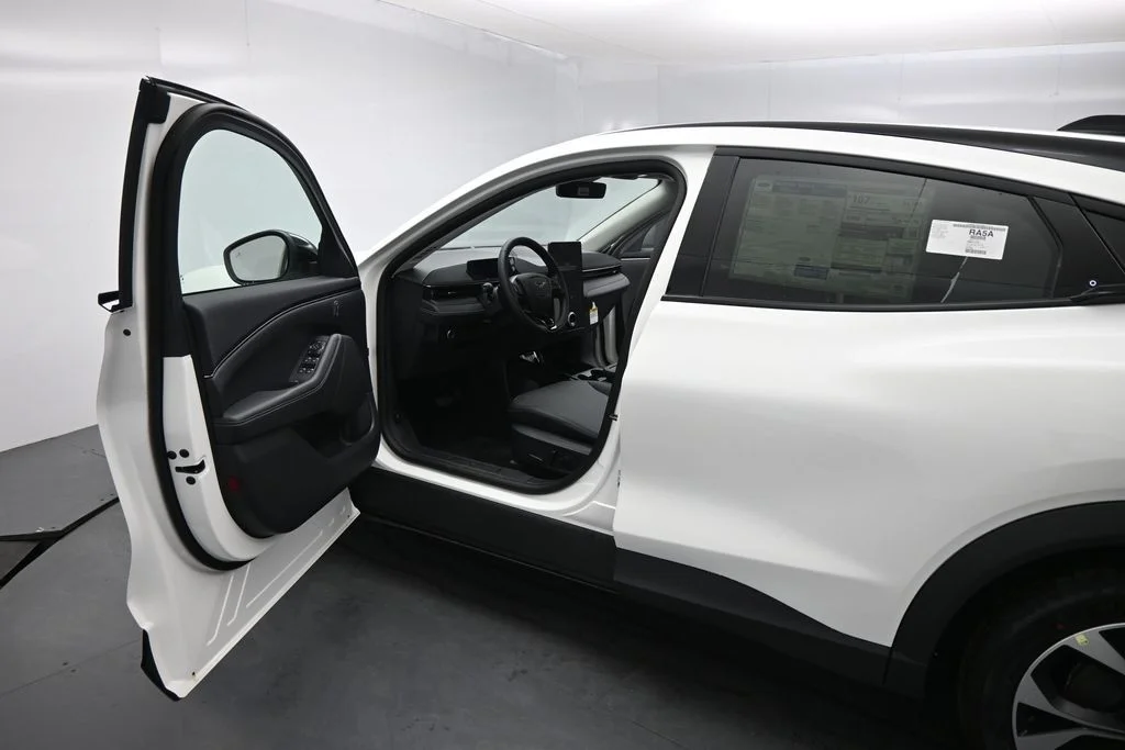 New 2026 Star White Metallic Tri-coat Ford Select image 8