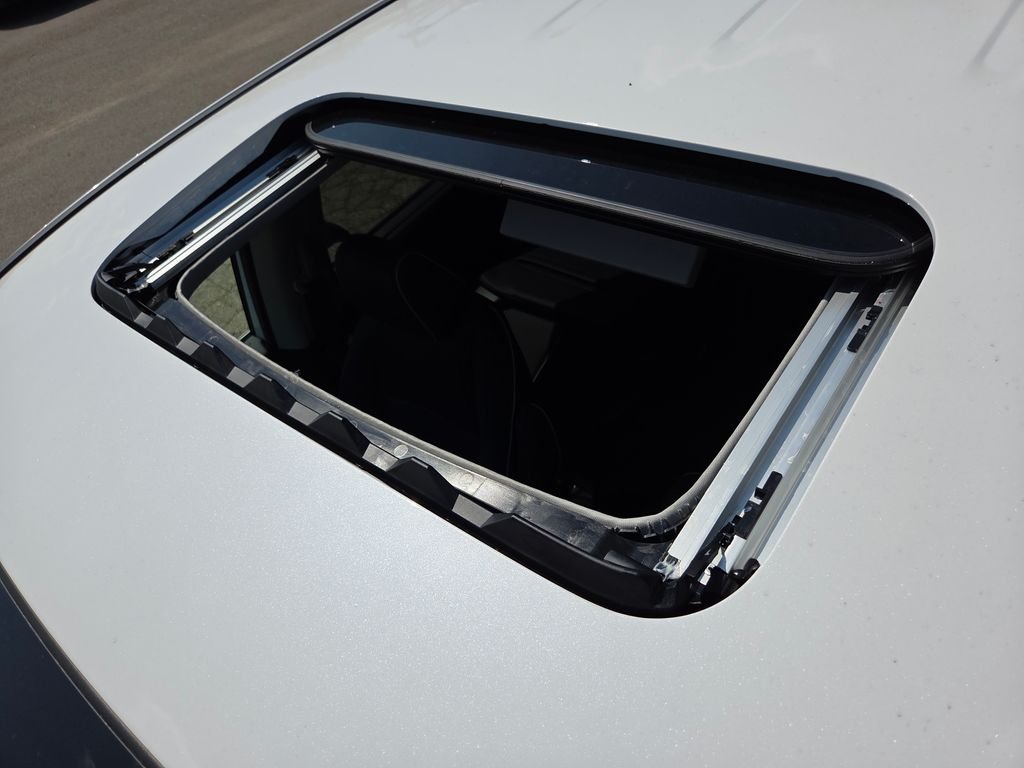 New 2026 Platinum White Pearl Honda Elite image 3