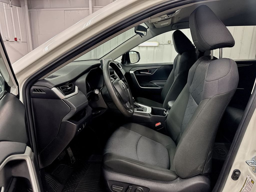 Used 2025 White Toyota XLE image 12
