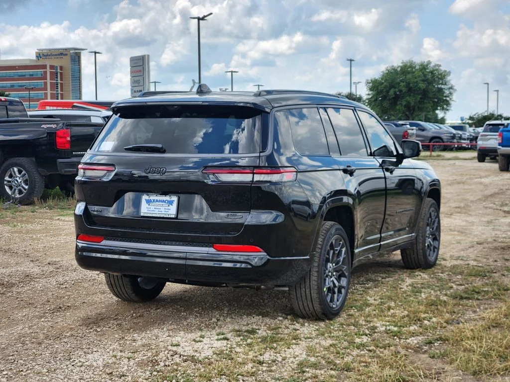 New 2026 Diamond Black Crystal Pearl-Coat Exterior Paint Jeep Summit image 4