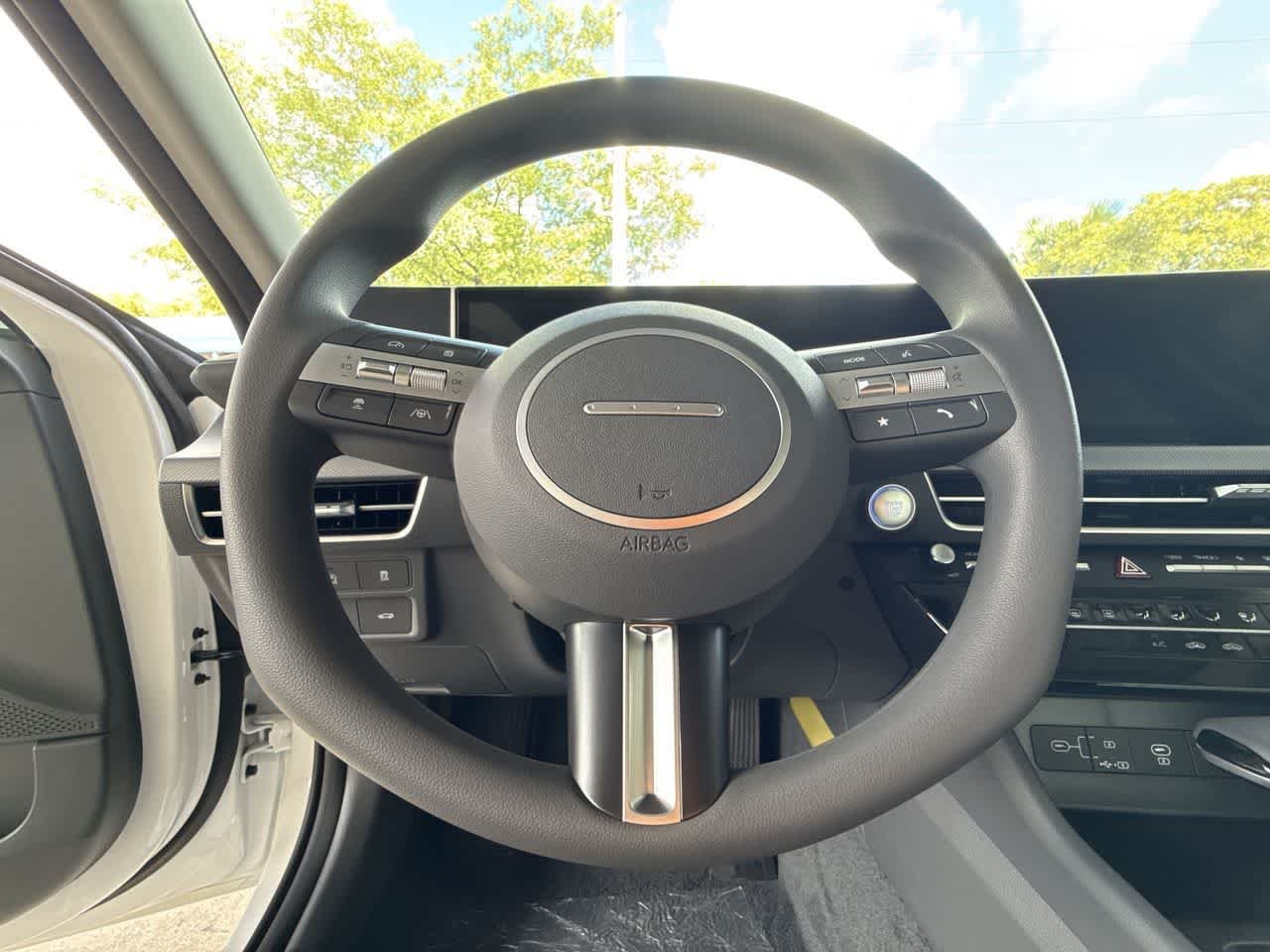 New 2026 Serenity White Hyundai SE image 15