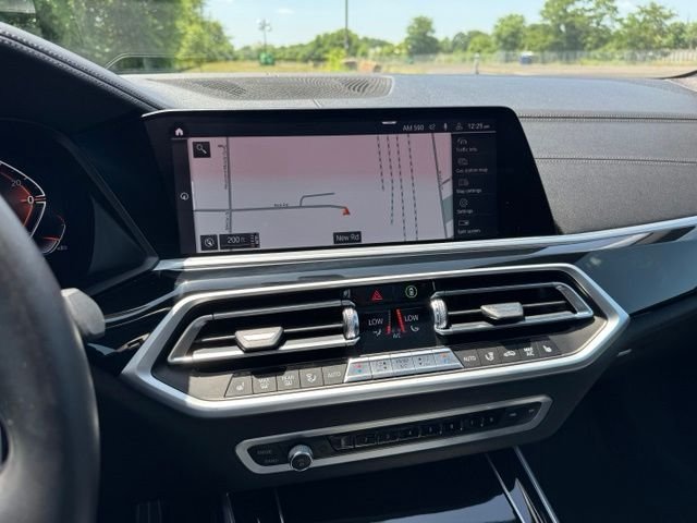 Used 2021 Gray BMW xDrive40i image 16